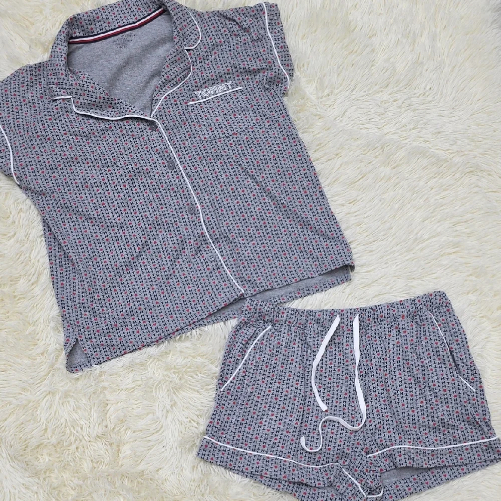 Tommy Hilfiger Grey Sleep Top with Red Heart Print and Navy Trim